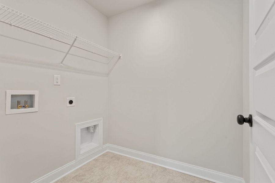 Spacious, unfurnished interior of a new home in Cherokee Knoll, Williamston (Image 24).