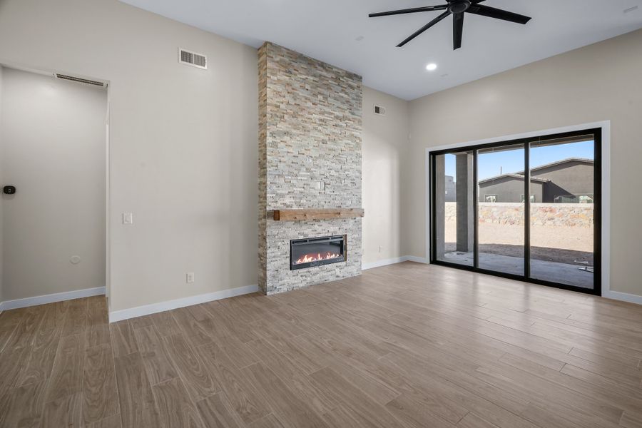 Spacious, unfurnished interior of a new home in Emerald Estates, El Paso (Image 18). Spacious, unfurnished interior of a new home in Emerald Estates, El Paso (Image 18).