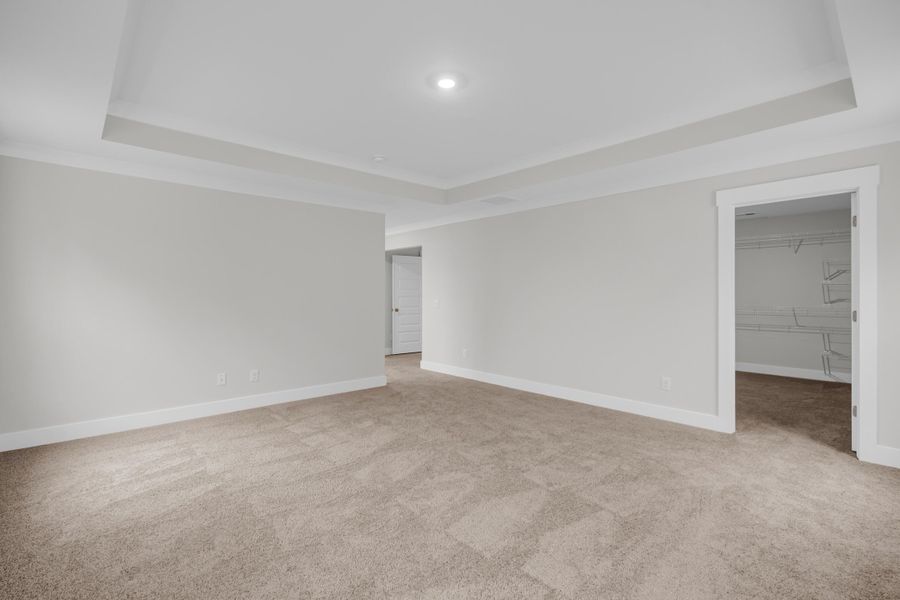 Spacious, unfurnished interior of a new home in Hewing Farms, Summerville (Image 20).