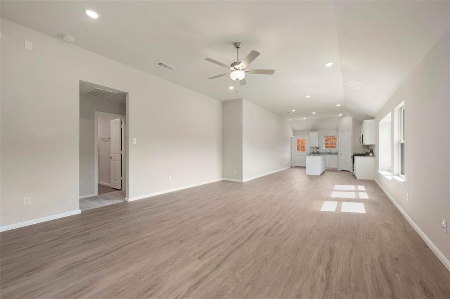 Spacious, unfurnished interior of a new home in Elevon, Lavon (Image 28). Spacious, unfurnished interior of a new home in Elevon, Lavon (Image 28).