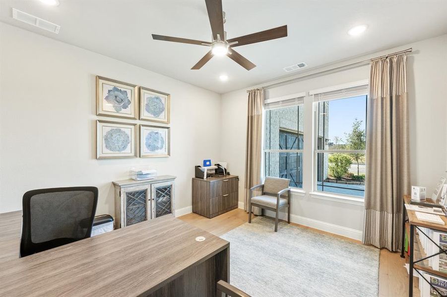 Furnished interior view inside a new home in Ridgepoint, Midlothian (Image 40).