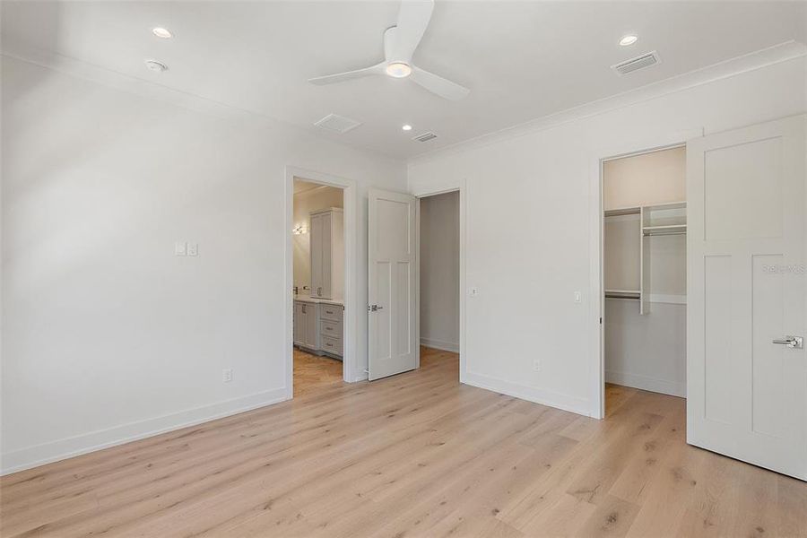 Spacious, unfurnished interior of a new home in , St. Petersburg (Image 54). Spacious, unfurnished interior of a new home in , St. Petersburg (Image 54).