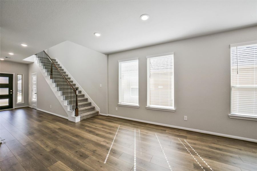 Spacious, unfurnished interior of a new home in Anderson Lakes, Houston (Image 41).