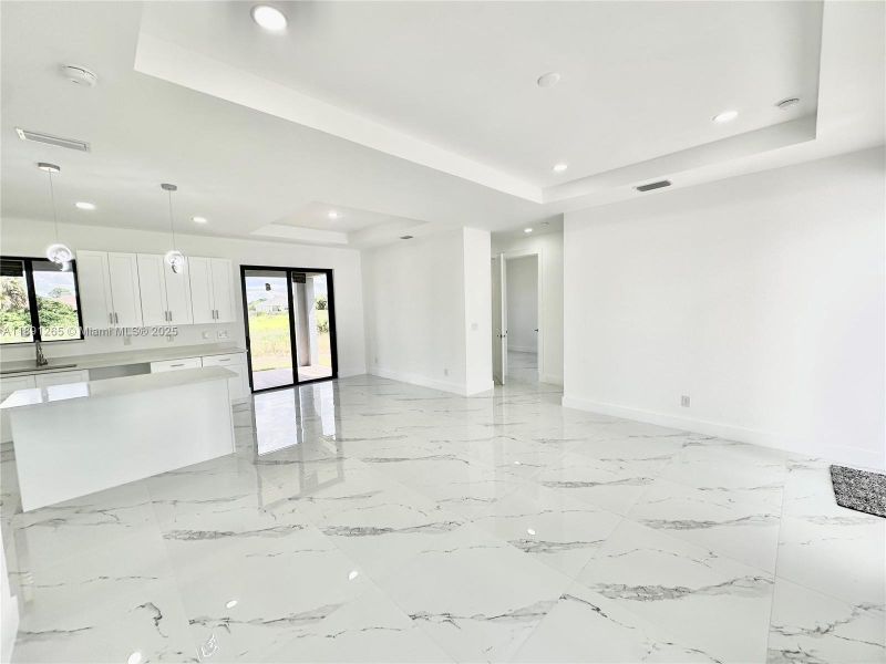 Image 15 of a home in .