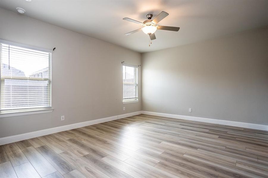Spacious, unfurnished interior of a new home in , Corinth (Image 18).