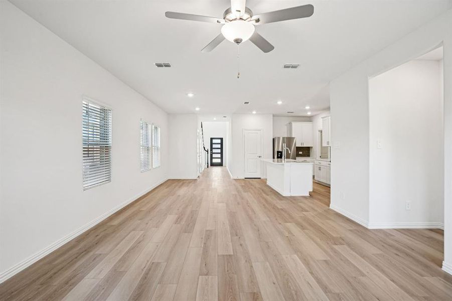 Spacious, unfurnished interior of a new home in Southridge - Spring Series, McKinney (Image 36). Spacious, unfurnished interior of a new home in Southridge - Spring Series, McKinney (Image 36).