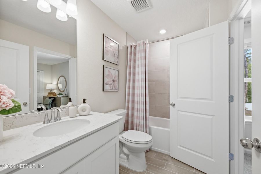 Furnished interior view inside a new home in , Middleburg (Image 19).