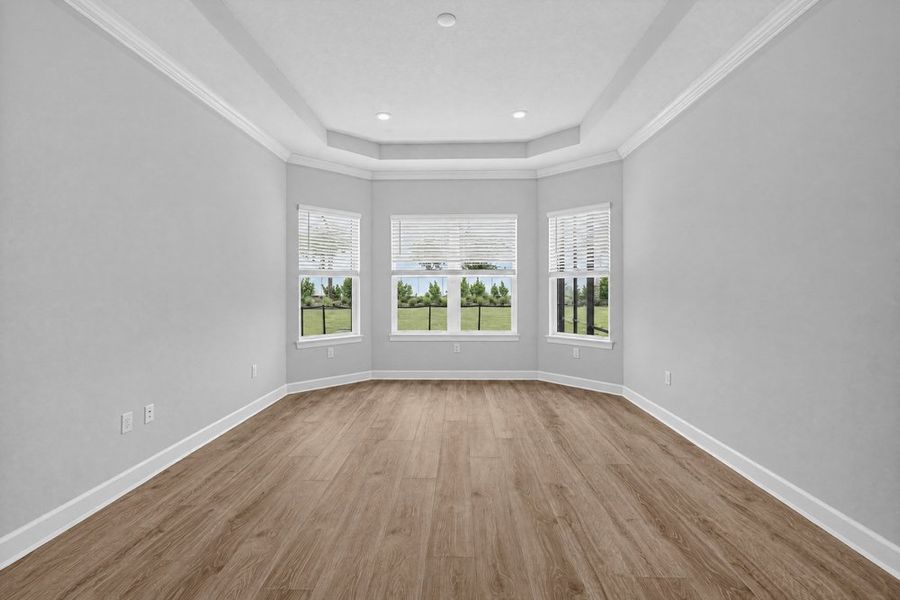 Spacious, unfurnished interior of a new home in Esplanade at Azario Lakewood Ranch, Bradenton (Image 12).