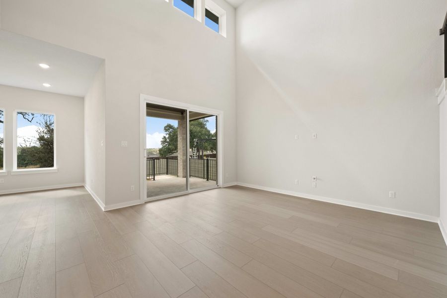 Spacious, unfurnished interior of a new home in Wolf Ranch, Georgetown (Image 35).