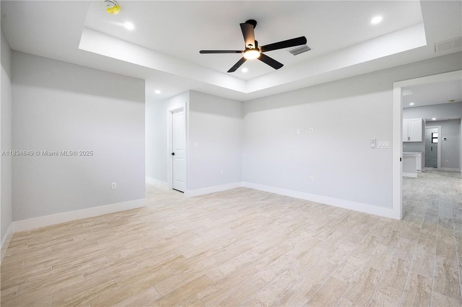 Spacious, unfurnished interior of a new home in , Lehigh Acres (Image 42).