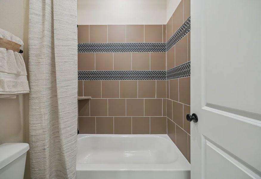 Plan 5051 bath 3 - staged - 25 of 26