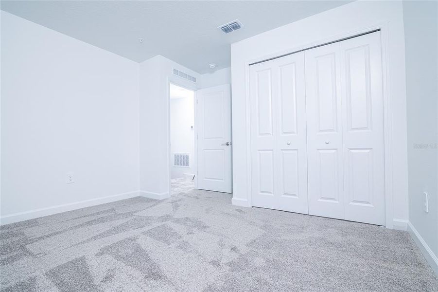 Spacious, unfurnished interior of a new home in , Orlando (Image 22).