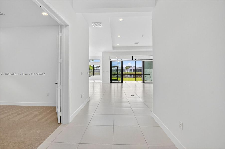 Spacious, unfurnished interior of a new home in , Boynton Beach (Image 57).
