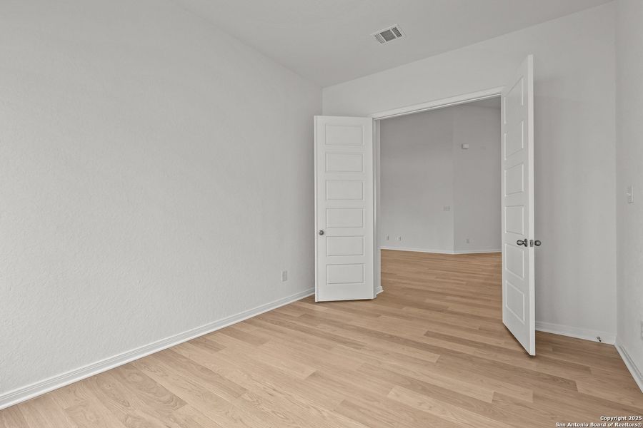 Spacious, unfurnished interior of a new home in Homestead 75', Schertz (Image 20).