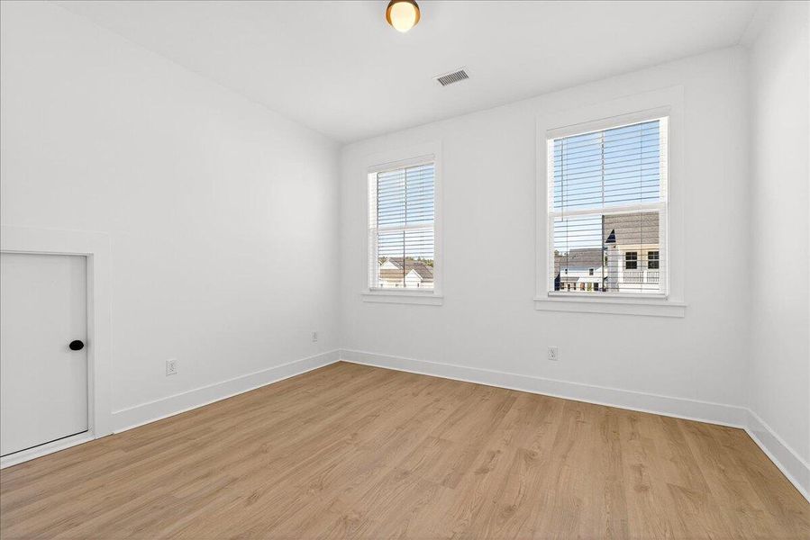Spacious, unfurnished interior of a new home in , Summerville (Image 29).