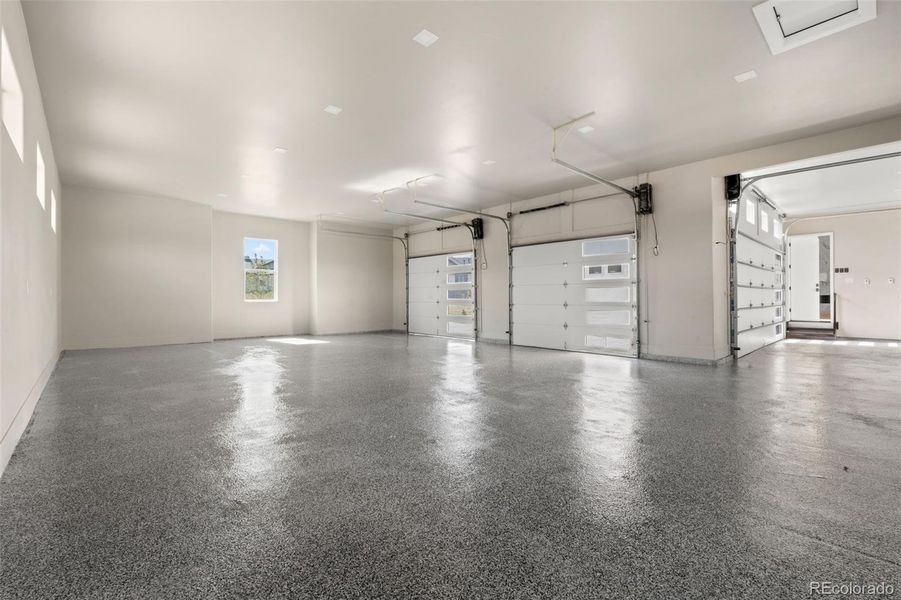 Spacious, unfurnished interior of a new home in , Centennial (Image 18).