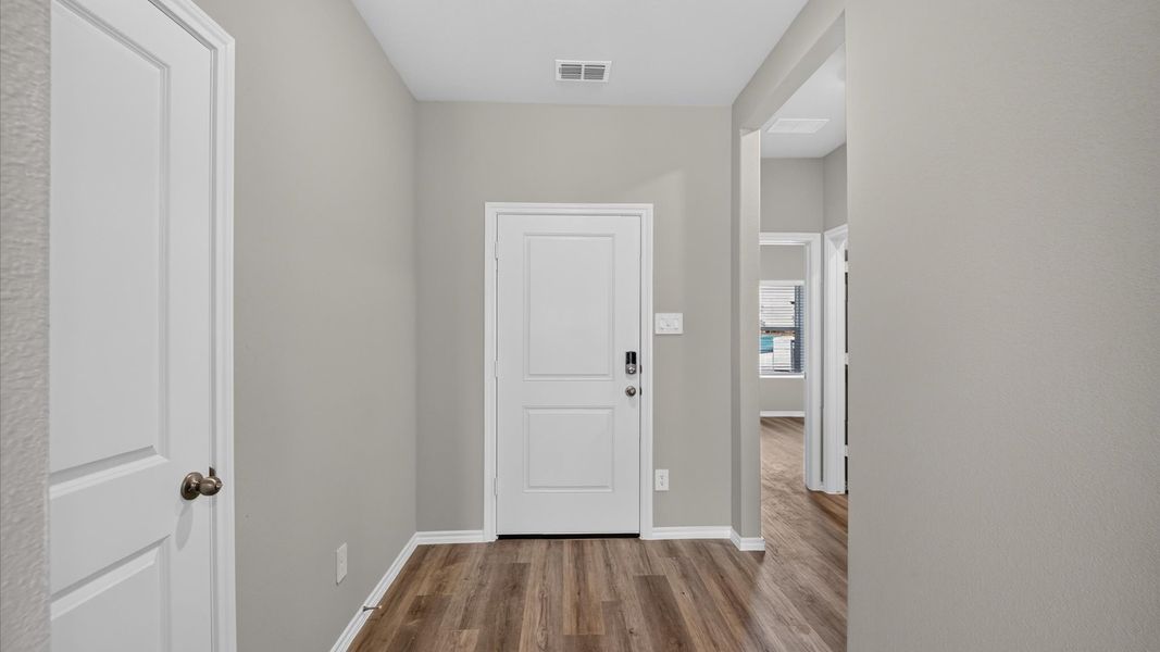 Spacious, unfurnished interior of a new home in Bella Vista, Granbury (Image 32). Spacious, unfurnished interior of a new home in Bella Vista, Granbury (Image 32).