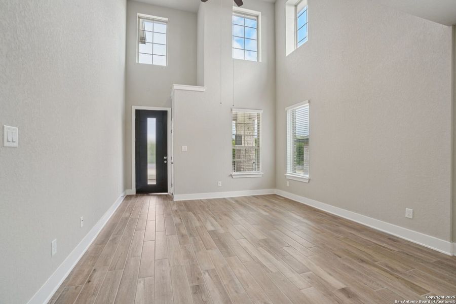 Spacious, unfurnished interior of a new home in Kallison Ranch, San Antonio (Image 23).