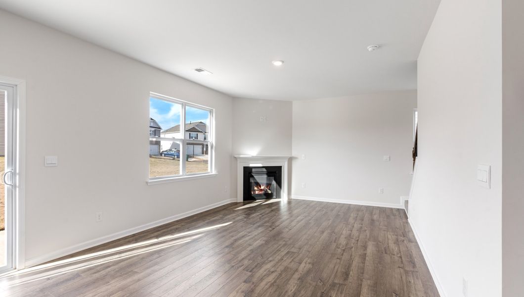 Spacious, unfurnished interior of a new home in Woodhaven, Spartanburg (Image 15).