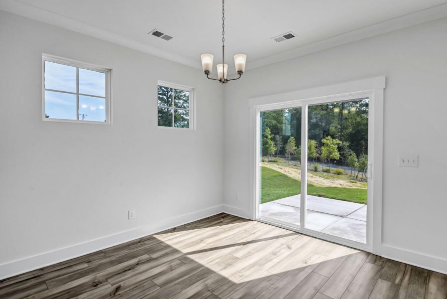 Spacious, unfurnished interior of a new home in Ferry Grove, Lexington (Image 20).