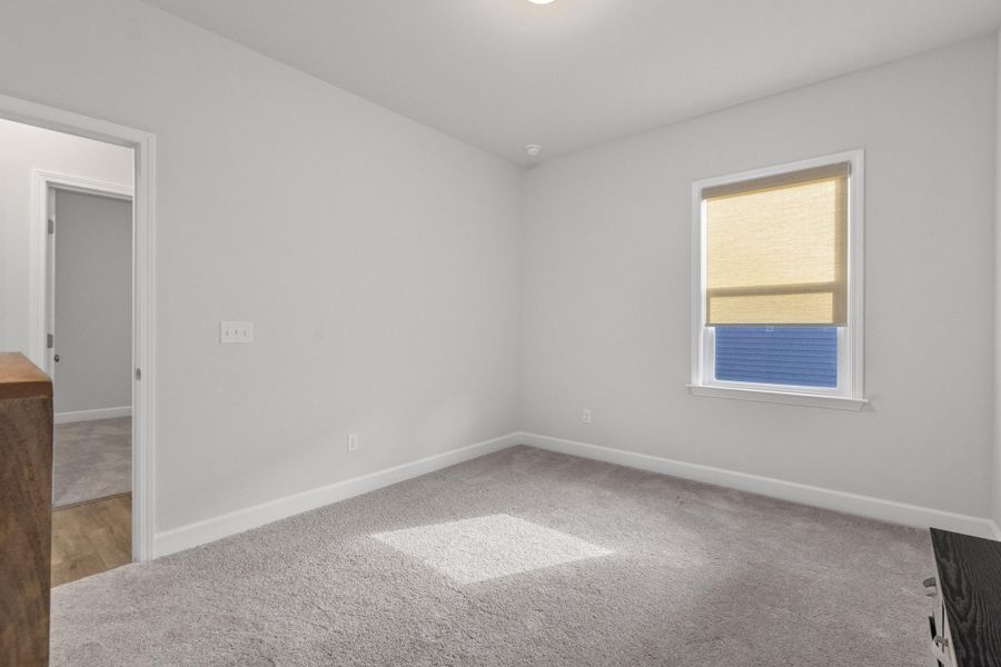 Spacious, unfurnished interior of a new home in Cedar Glen Preserve, Huger (Image 23).