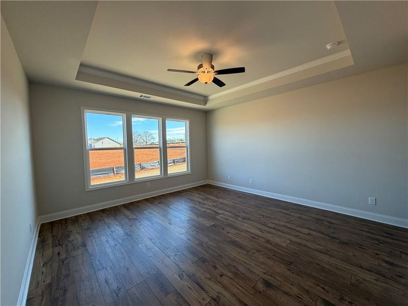 Spacious, unfurnished interior of a new home in , Jefferson (Image 39).