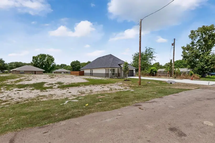 Image 36 of a home in .