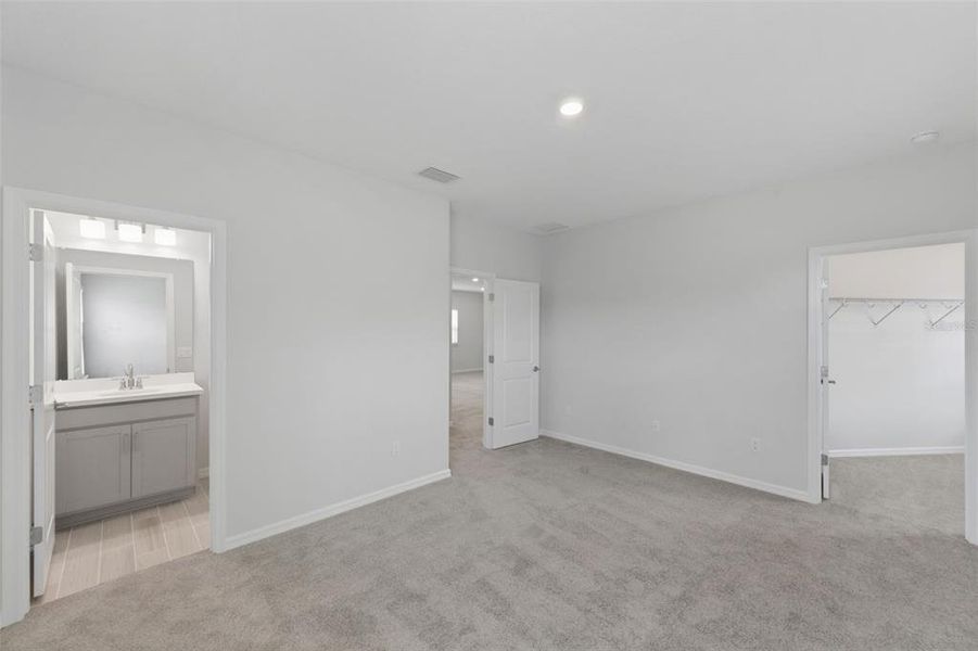 Spacious, unfurnished interior of a new home in Hammock at Two Rivers, Zephyrhills (Image 76).