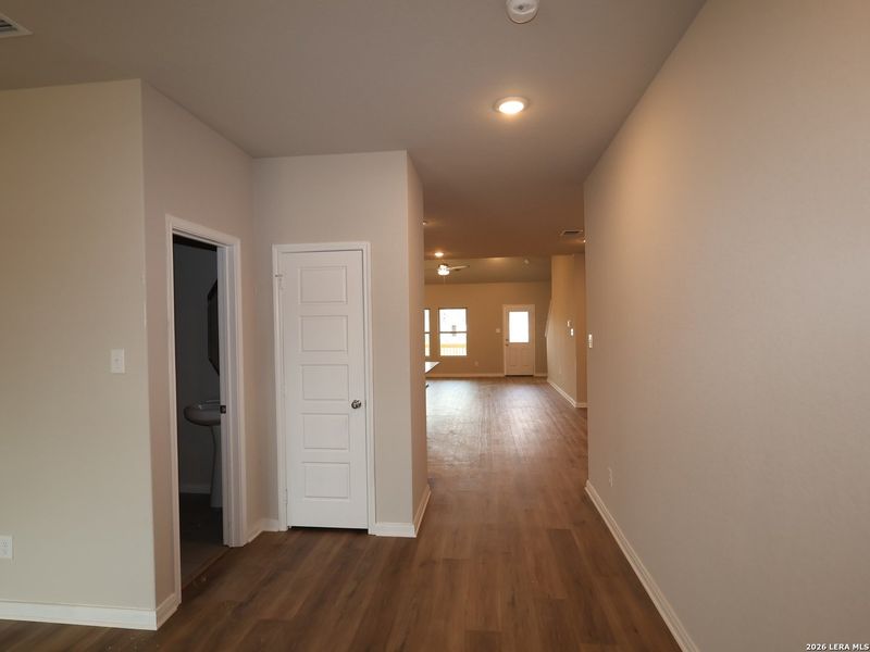Spacious, unfurnished interior of a new home in Agave, San Antonio (Image 28).