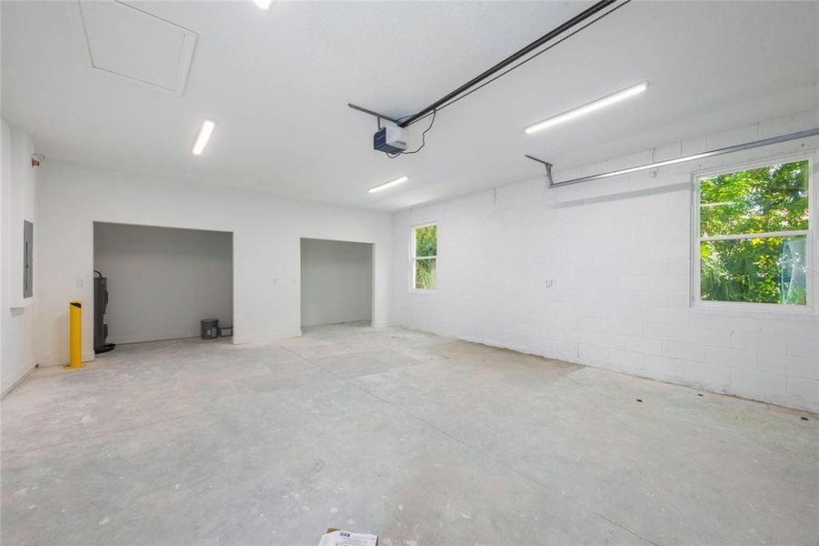 Spacious, unfurnished interior of a new home in , Sanford (Image 13).