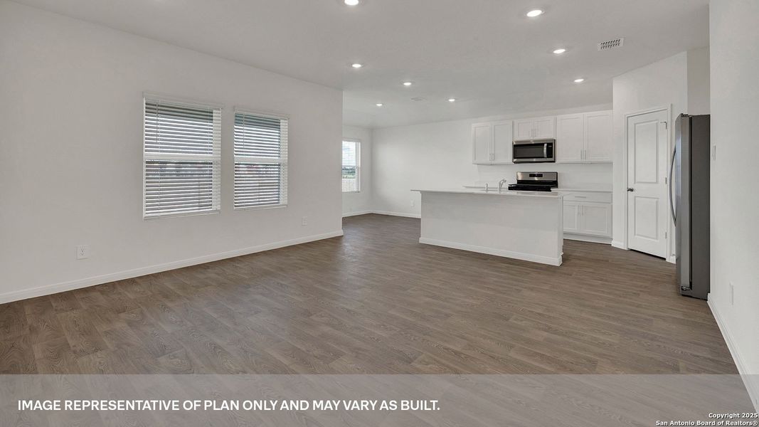 Spacious, unfurnished interior of a new home in Trace, San Marcos (Image 17).