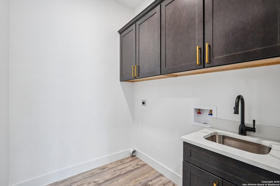 Furnished interior view inside a new home in , Kerrville (Image 8).