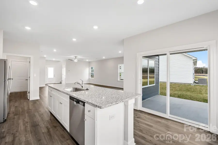 Digital pictures similar Digital pictures similar