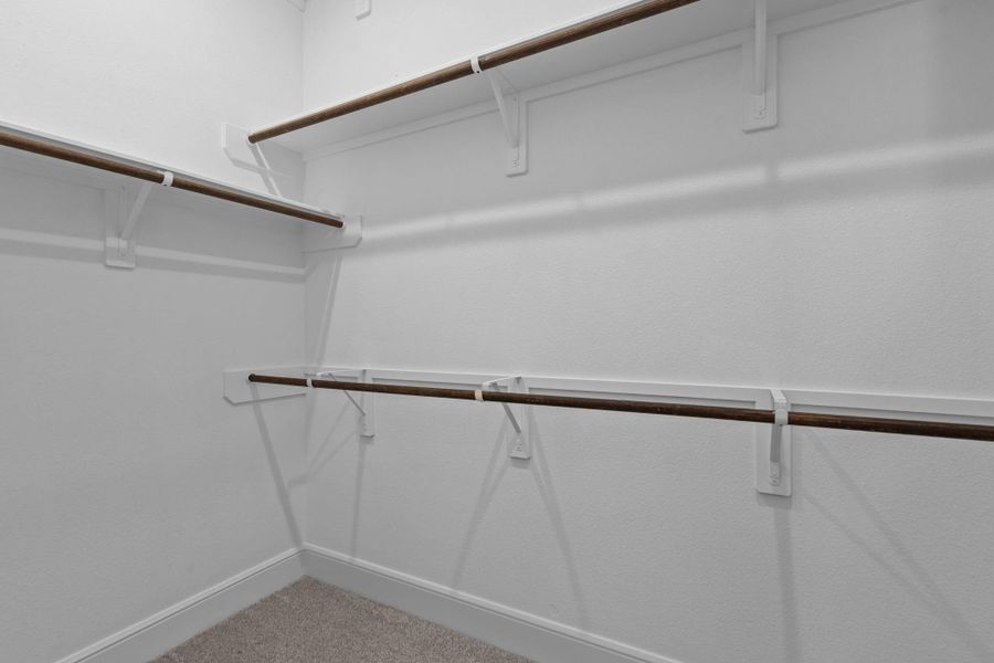 Spacious, unfurnished interior of a new home in Valencia 70', Manvel (Image 24).