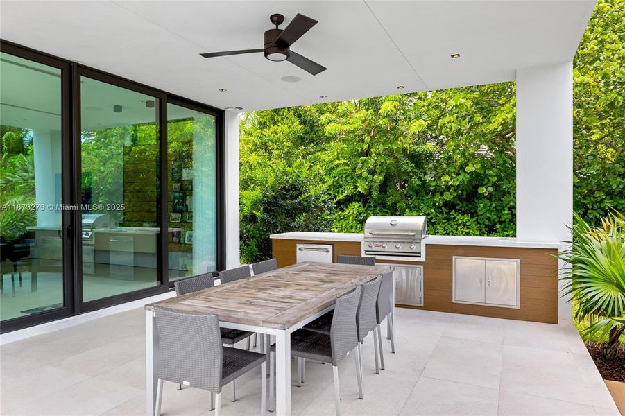 Furnished interior view inside a new home in , Pinecrest (Image 66).