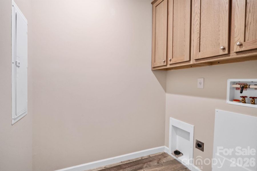 Spacious, unfurnished interior of a new home in , Asheville (Image 15).