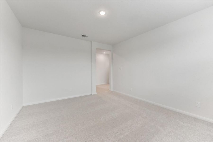 Spacious, unfurnished interior of a new home in , Houston (Image 23).