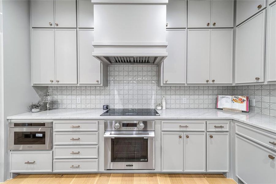 Furnished interior view inside a new home in , Dallas (Image 19).