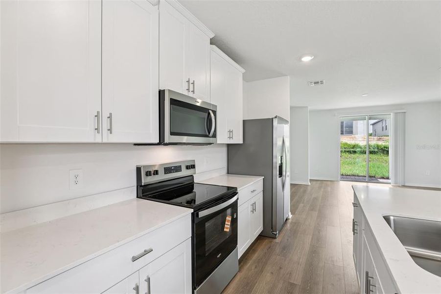 Furnished interior view inside a new home in Hamilton Bluff - Classic Series, Lake Hamilton (Image 17).