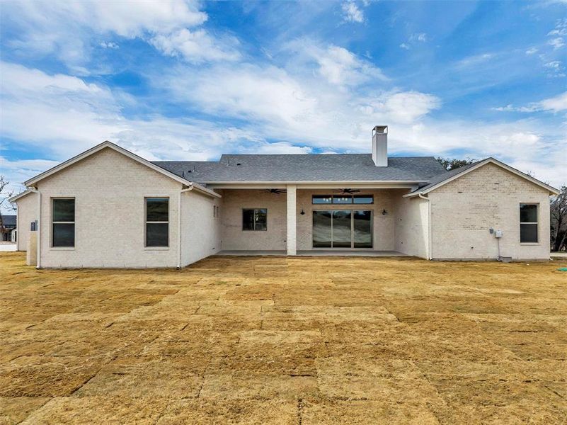 Exterior details and patio area of a home in , Granbury (Image 4).