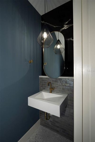 Furnished interior view inside a new home in , Tampa (Image 8).