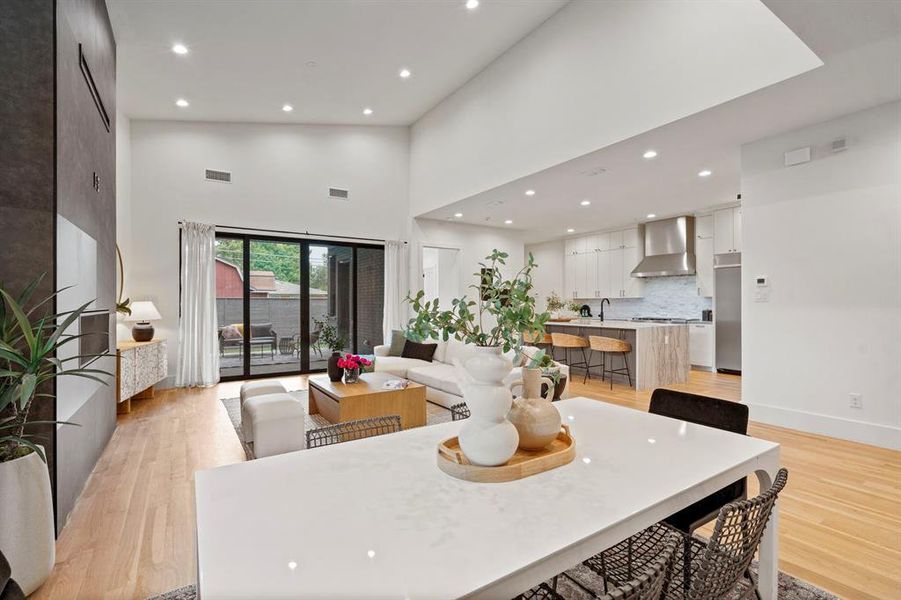 Furnished interior view inside a new home in , Dallas (Image 34). Furnished interior view inside a new home in , Dallas (Image 34).