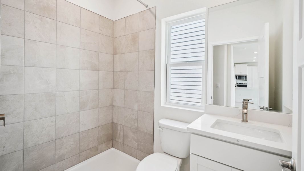 Representative furnished interior of a home built from the Hemingway by D.R. Horton in Sandal Key, Weeki Wachee (Image 26).