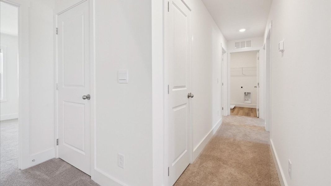 Spacious, unfurnished interior of a new home in Price's Point, Knoxville (Image 18).