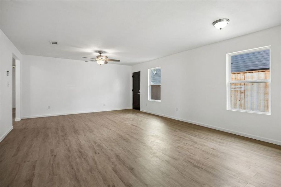 Spacious, unfurnished interior of a new home in , Dallas (Image 14).