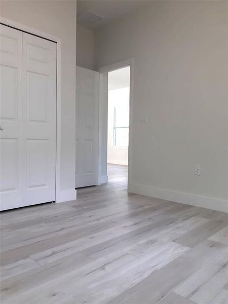 Spacious, unfurnished interior of a new home in , Ocala (Image 15).