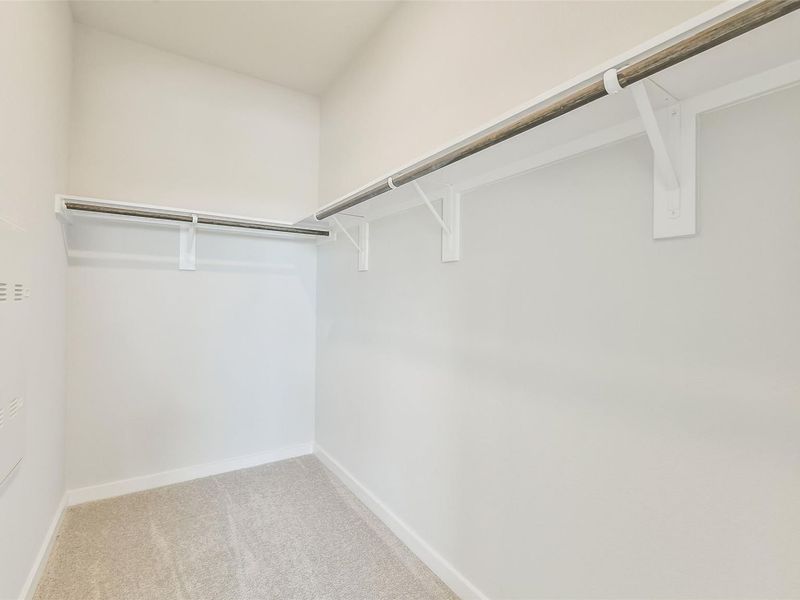 Spacious, unfurnished interior of a new home in Spring Branch Crossing, Conroe (Image 32).