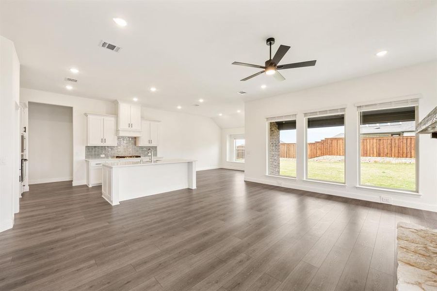 Spacious, unfurnished interior of a new home in Meraki, Forney (Image 25).