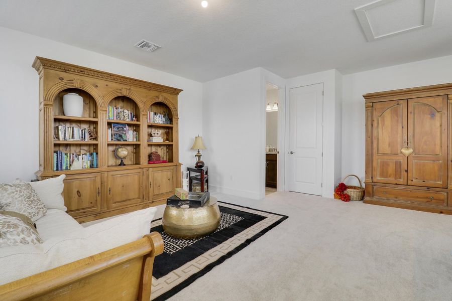 Upstairs Bonus Room Upstairs Bonus Room