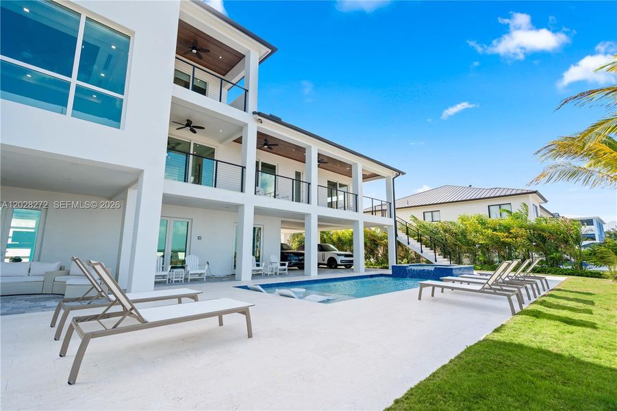 Exterior details and patio area of a home in , Marathon (Image 40).
